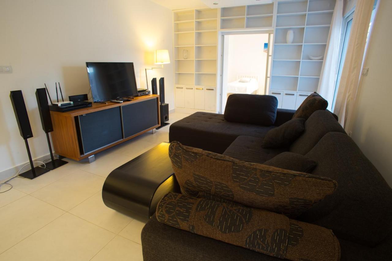 Becici Four-Bedroom Penthouse Apartment With Jacuzzi מראה חיצוני תמונה